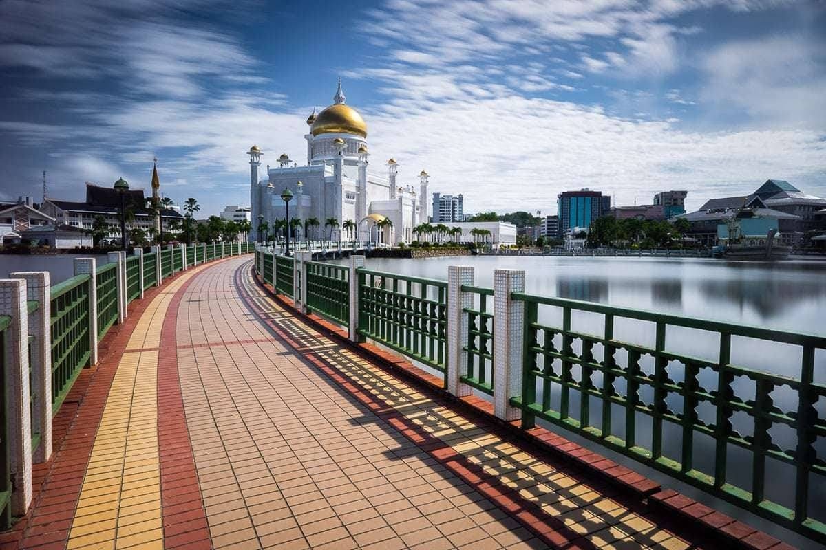 Long exposure Sultan Omar Ali Saifuddien Mosque Brunei