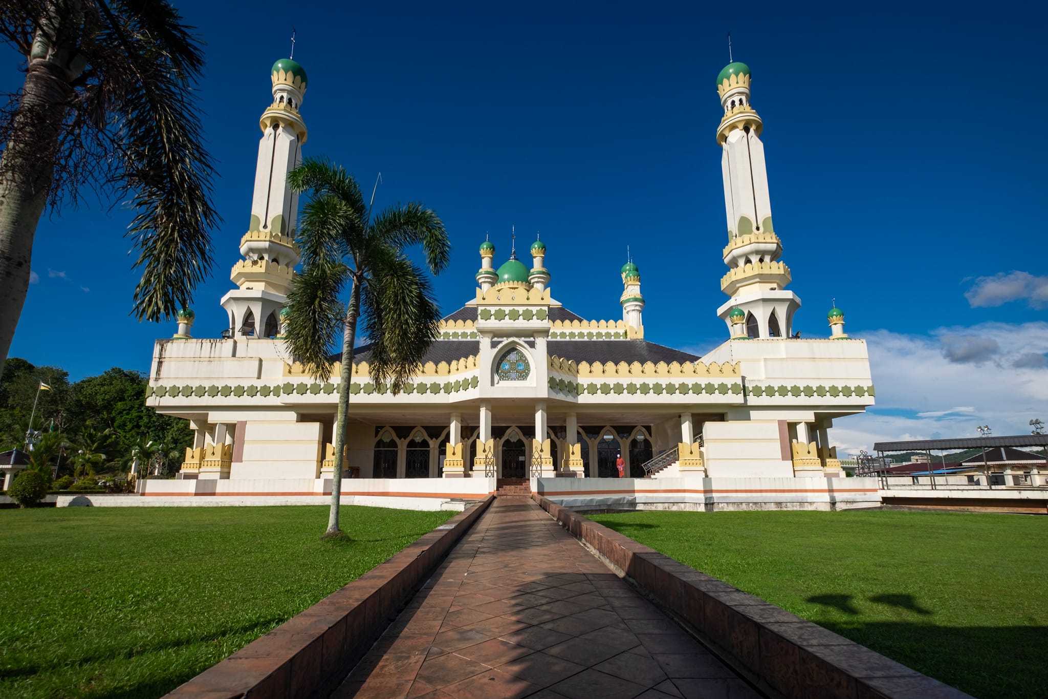 Masjid Duli Pengiran Mosque, near Kampong Ayer (Waterfront) on the Brunei River. Bandar Seri Begawan, Sultanate of Brunei.